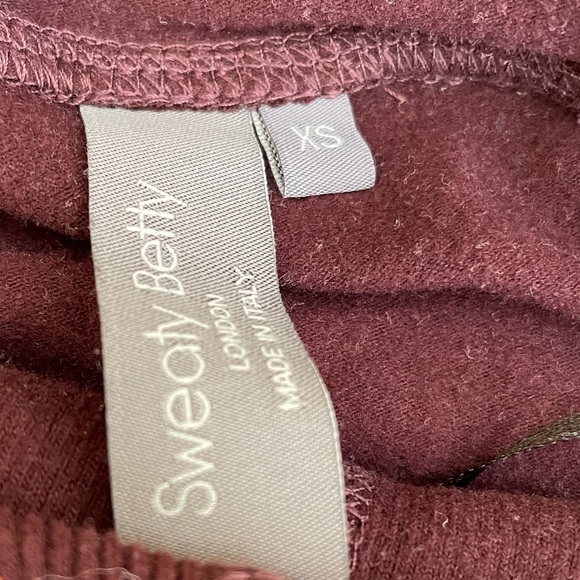 Sweaty Betty Escape Luxe Fleece Cropped Hoodie - Picture 5 of 5